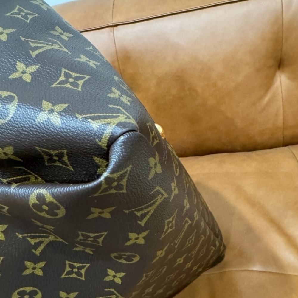 Authentic Louis Vuitton Artsy Monogram Hobo Shoulder Bag - Picture 6 of 12